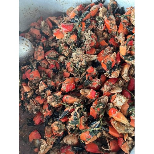 澎湖妹妹最拿手的：沙茶螃蟹腳